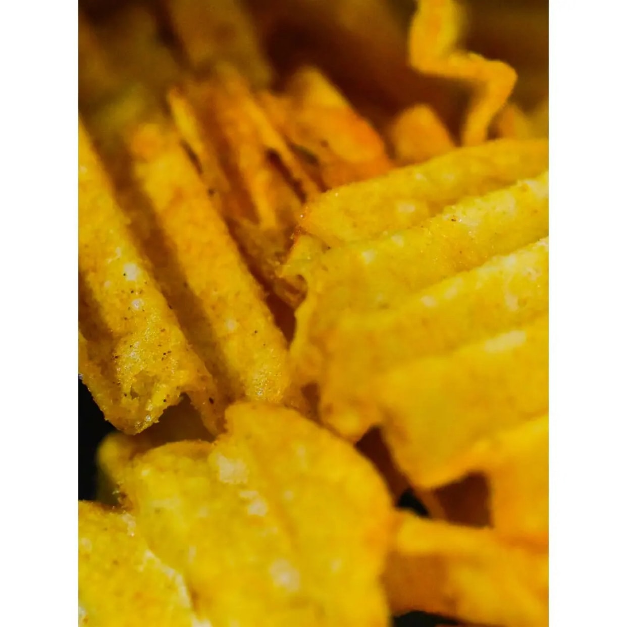 Lays Big Wave Grilled Chicken Wings Flavour Chips (70g) - China